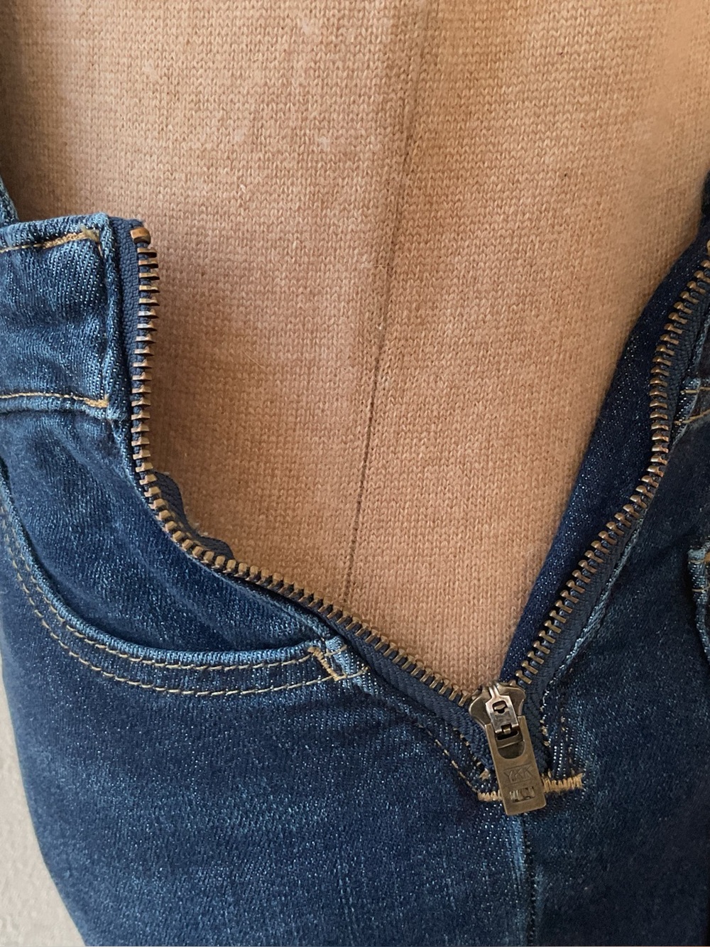 Levi’s Overalls W26 “Over And Out” Dark Wash - Picture 3 of 6